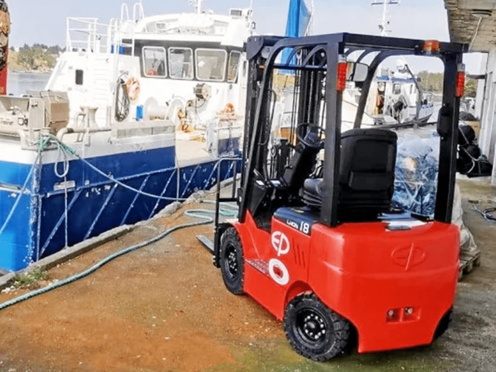 4-wheel-li-ion-counterbalance-forklift-1800kg-EFL181