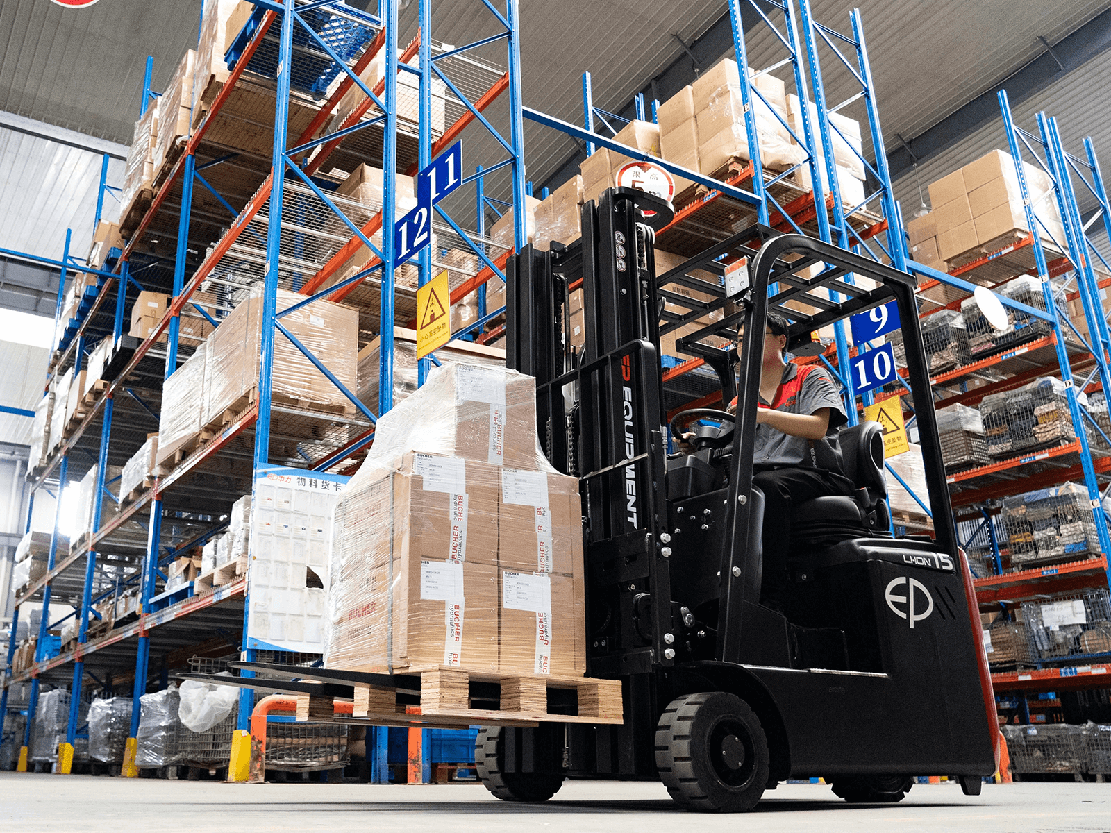 electric-counterbalance-forklift-efs151-2