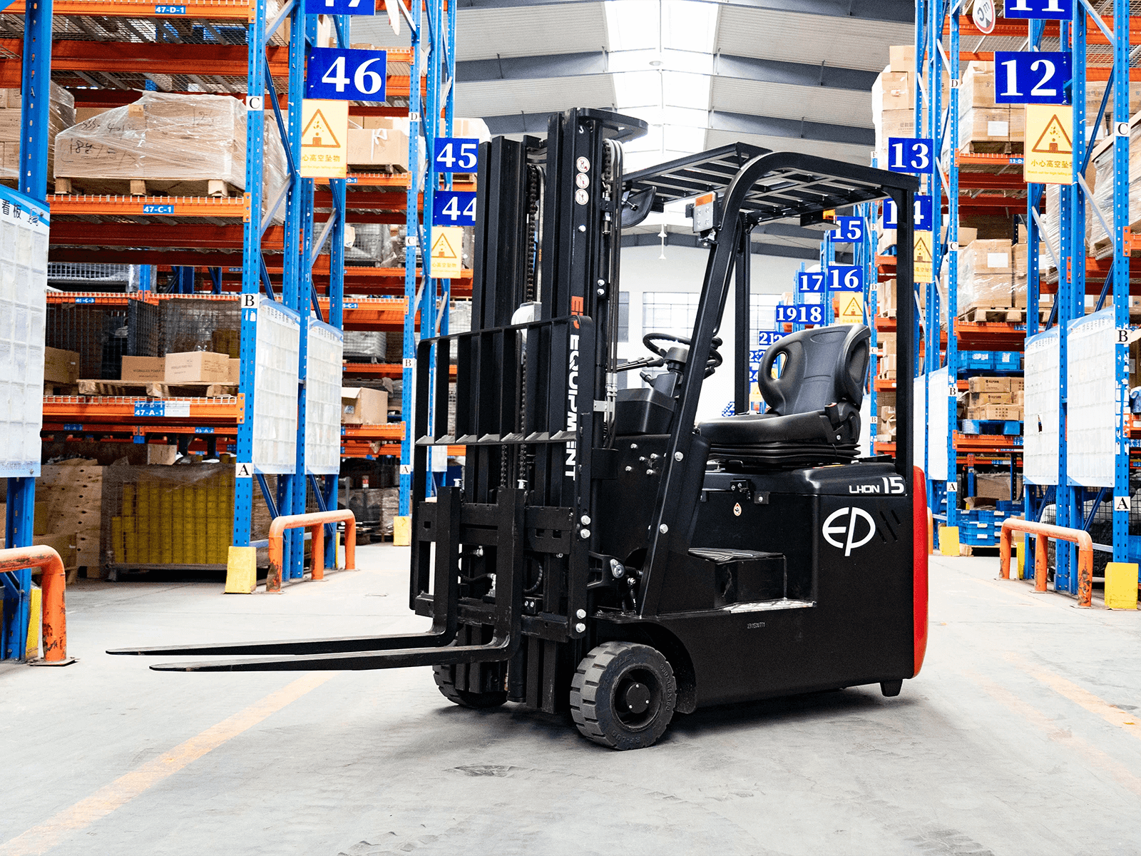 electric-counterbalance-forklift-efs151-4