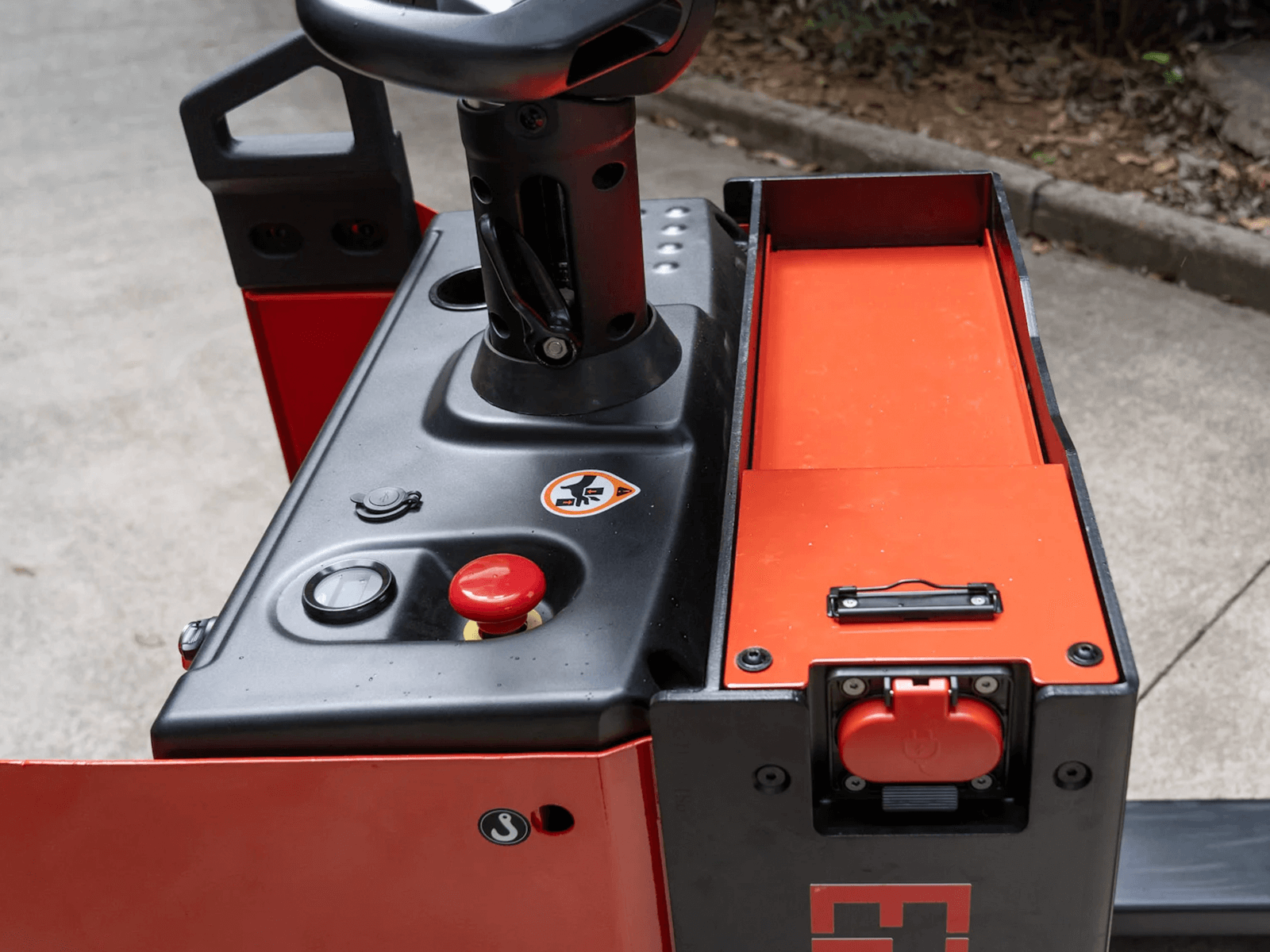heavy-duty-ride-on-pallet-truck-2000kg-KPL201H-2