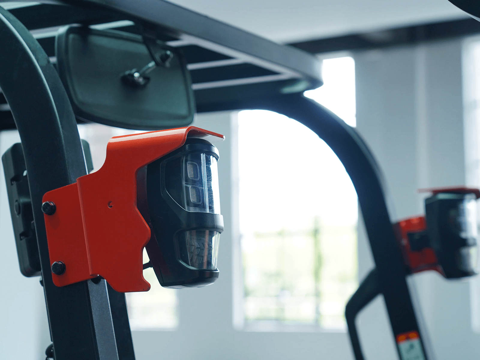 4-wheel-counterbalance-forklift-2000kg-EFL203P-2