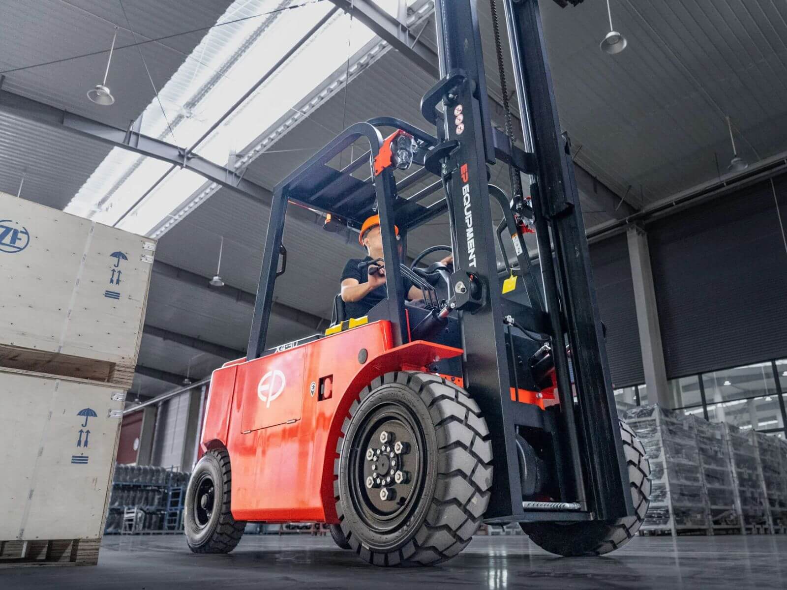 EP EFX4-301_353 Lithium Counterbalance Forklifts-3