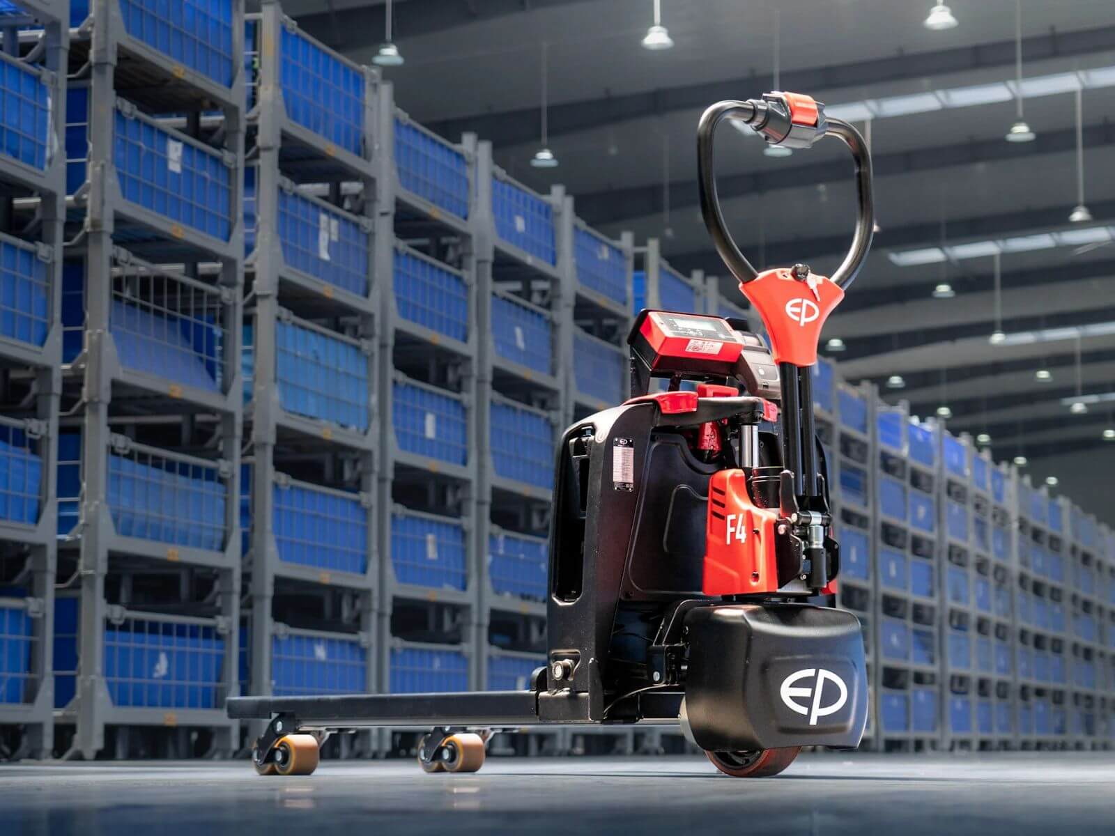 EP F4 Electric Pallet Truck with scale Action-5