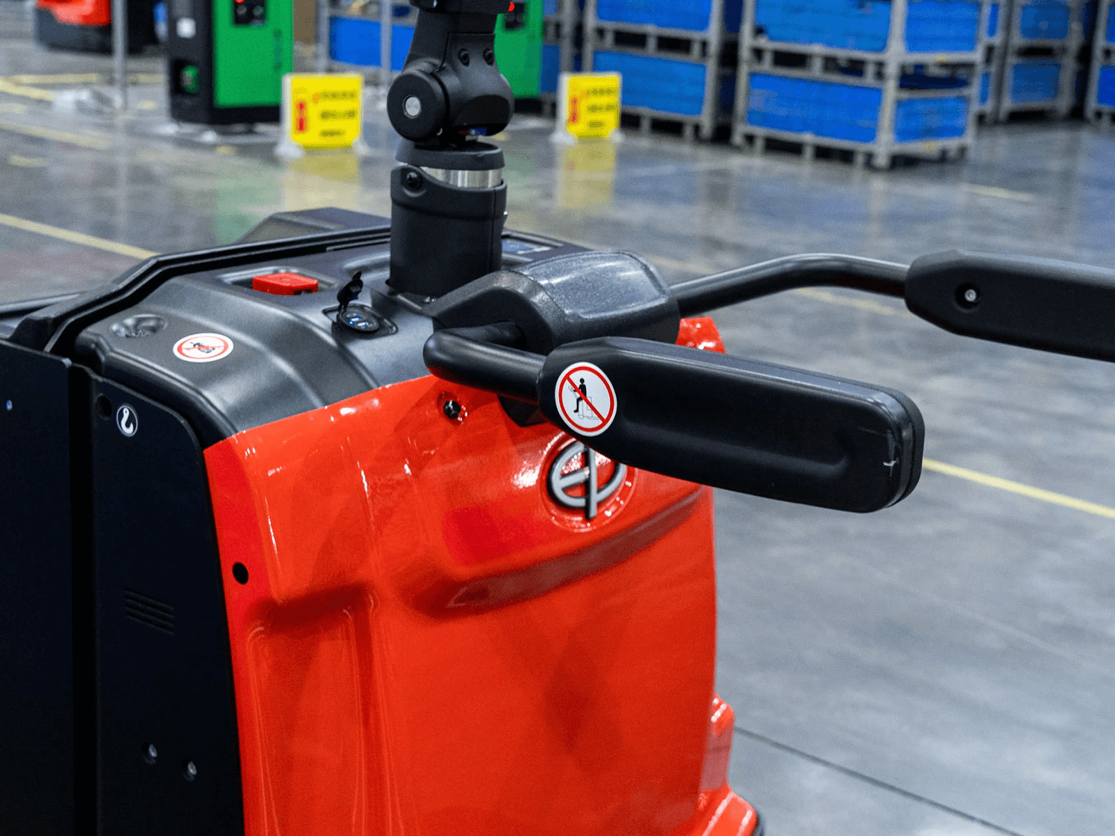 heavy-duty-li-ion-ride-on-pallet-truck-2000kg-RPL20-pro-1