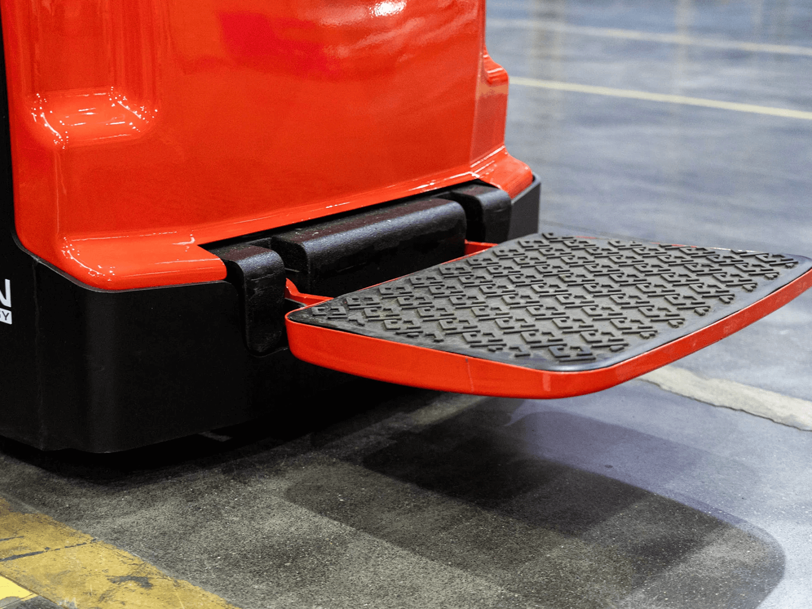 heavy-duty-li-ion-ride-on-pallet-truck-2000kg-RPL20-pro-3