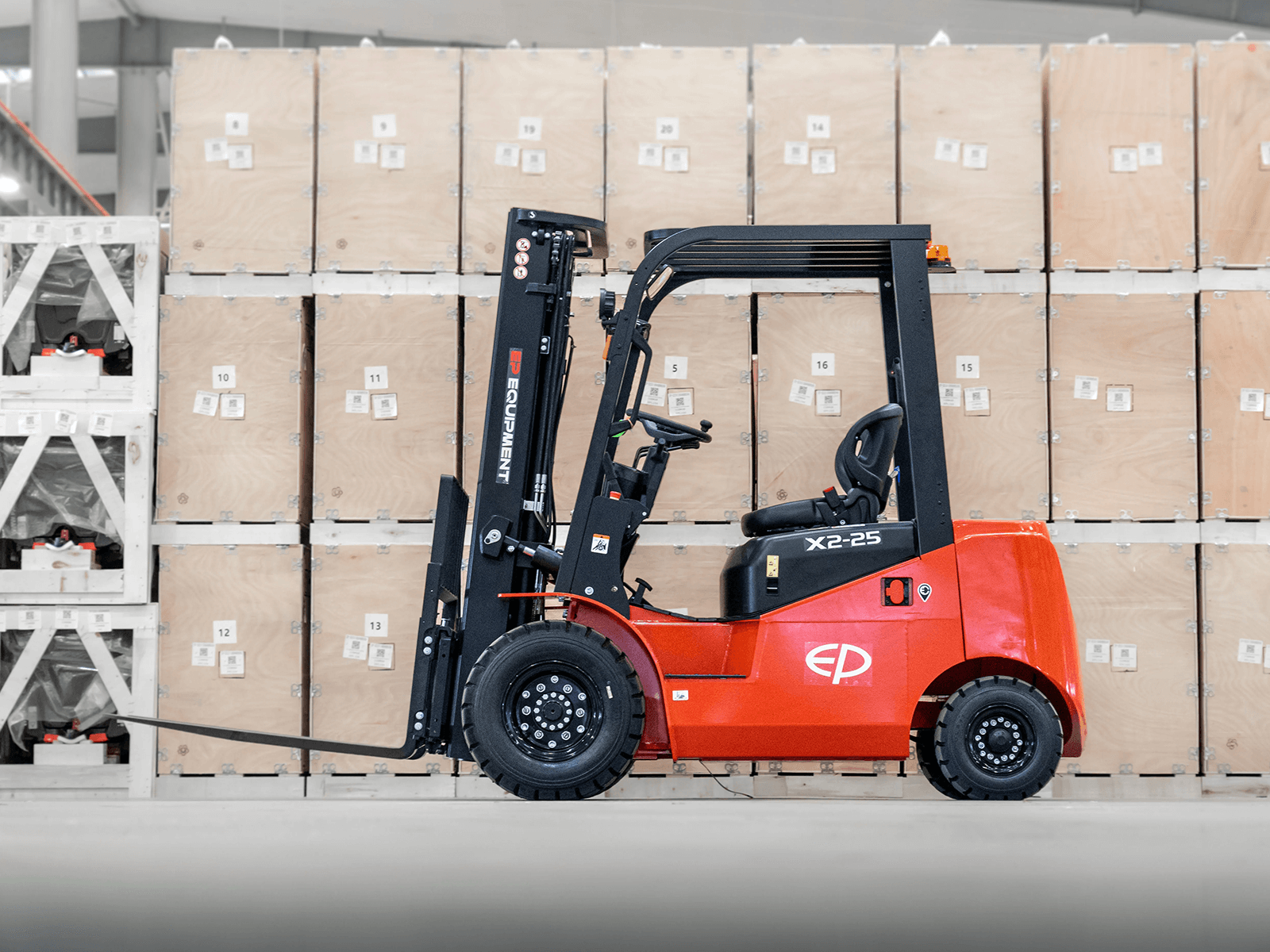 li-ion-counterbalance-forklift-2500kg-EFX2-251-3