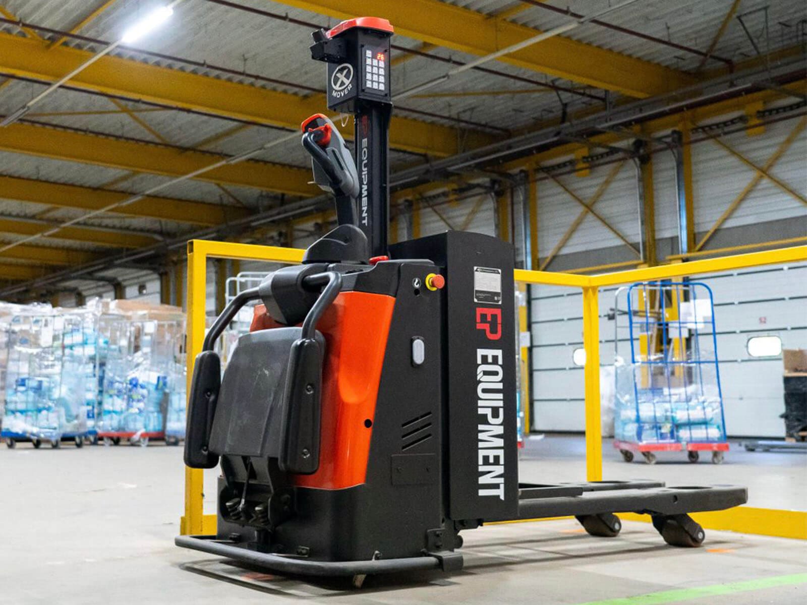 EXP20-automatic-pallet-truck-stationed